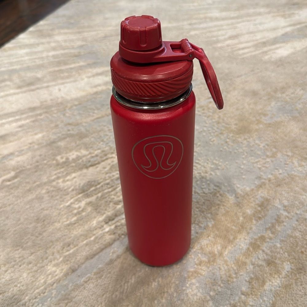 Lululemon Back To Life Sport Bottle tumbler used 24oz in ok condition